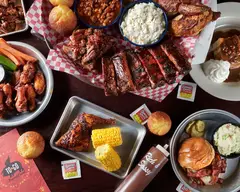 Famous Dave's Barbeque (1003 W Patrick St)